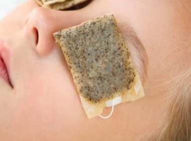 Morlukları Azaltmak İçin Doğal ve Etkili Göz Altı Bakımı